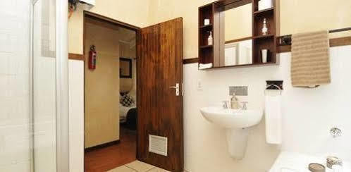 Aloe Guest House Германус Екстер'єр фото